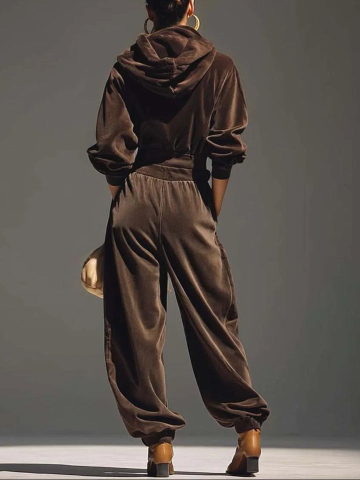 CONJUNTO TERCIOPELO CAPUCHA Y PANTALÓN HOLGADO