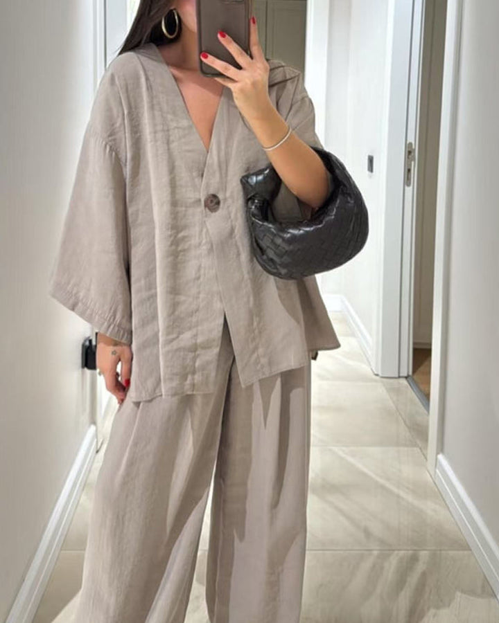 CONJUNTO RELAJADO DOS PIEZAS CUELLO V
