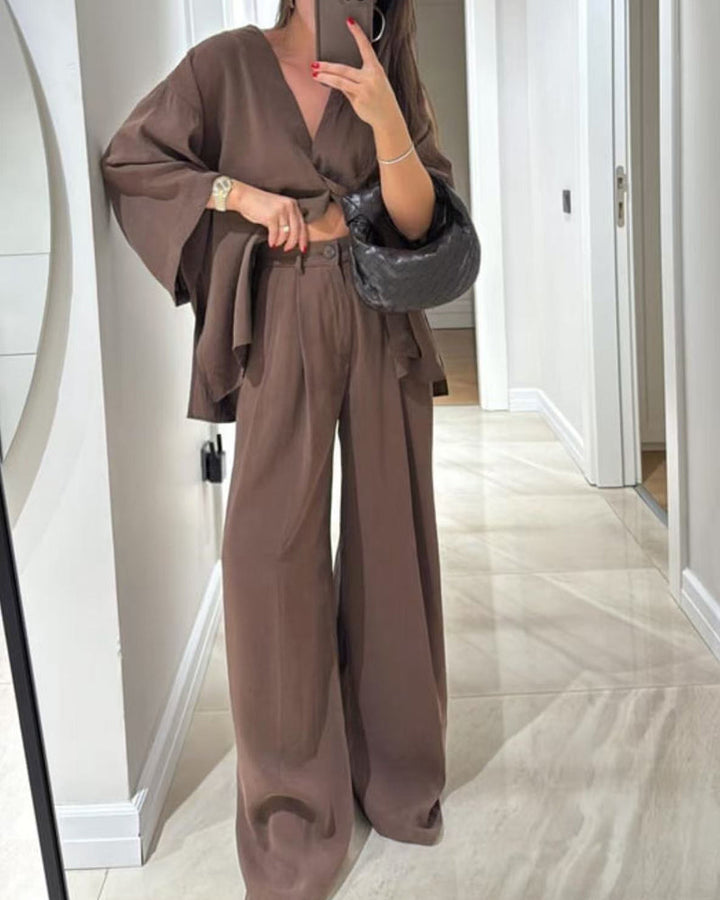 CONJUNTO RELAJADO DOS PIEZAS CUELLO V