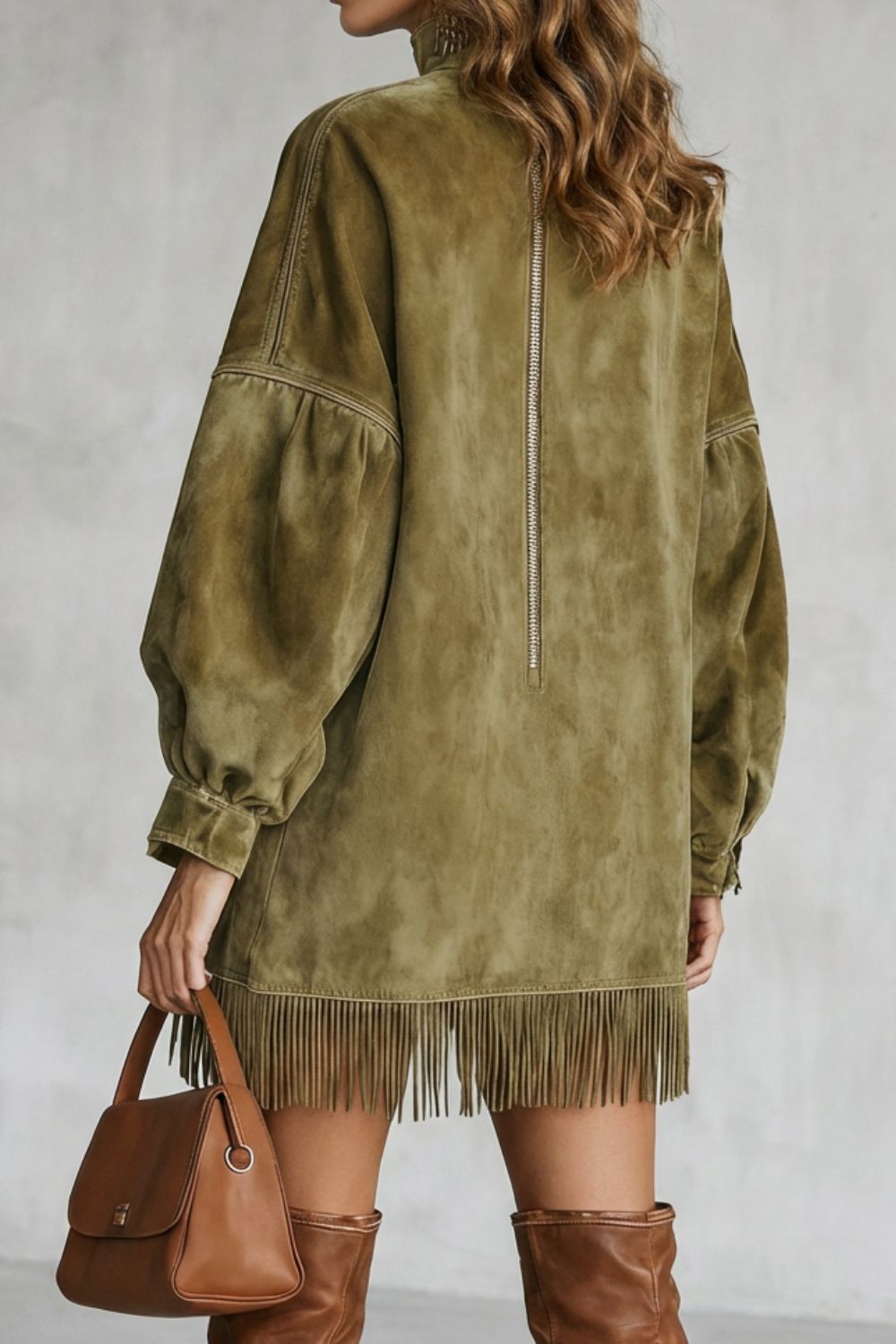 Amalia ║ Vestido de ante con cuello alto y flecos