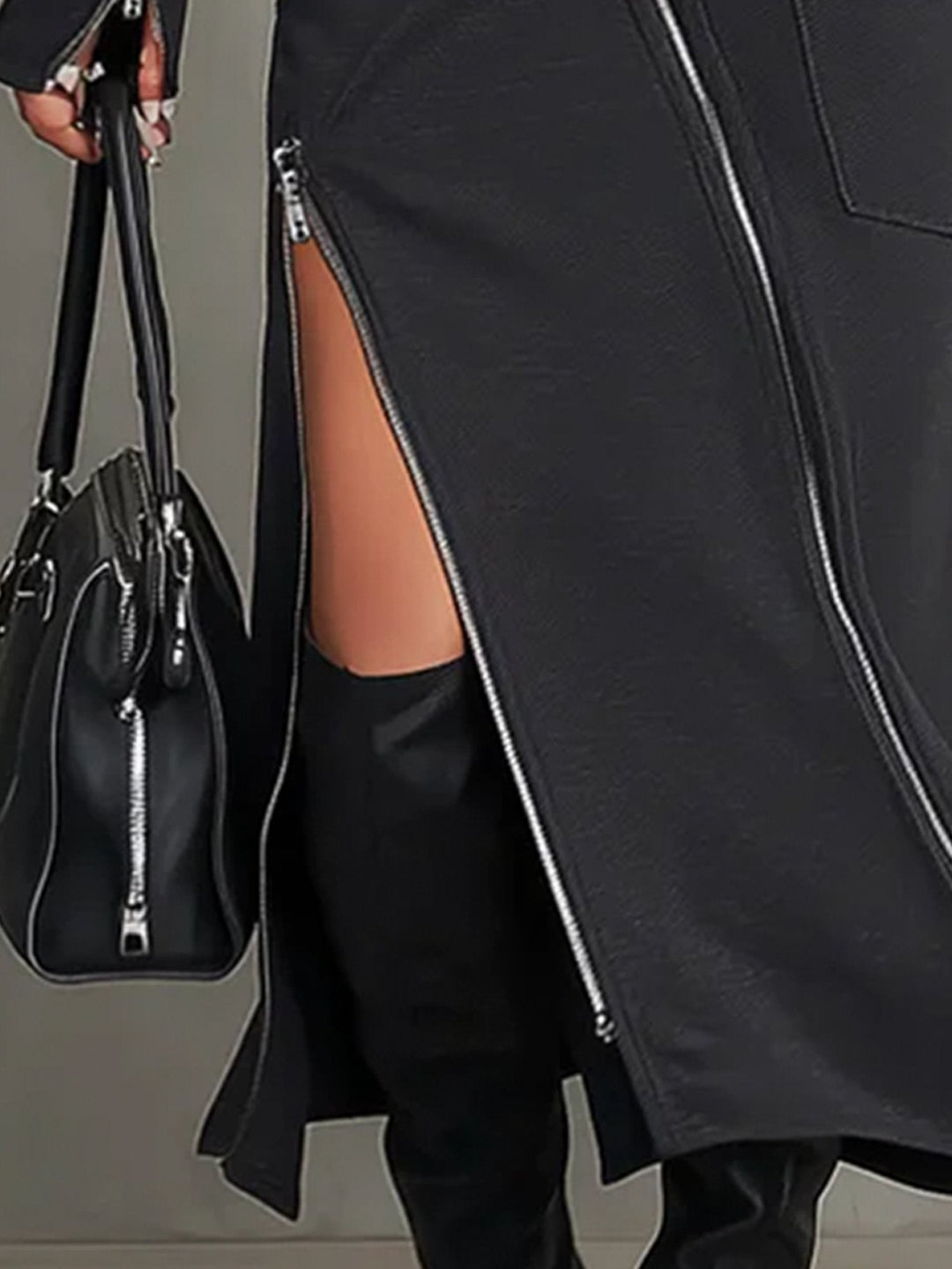 CONJUNTO CUELLO ALTO CREMALLERAS IRREGULARES BOLSILLOS