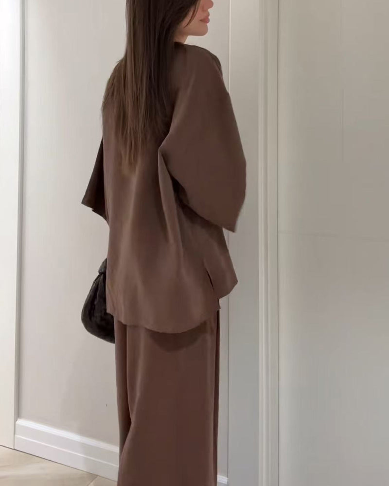 CONJUNTO RELAJADO DOS PIEZAS CUELLO V